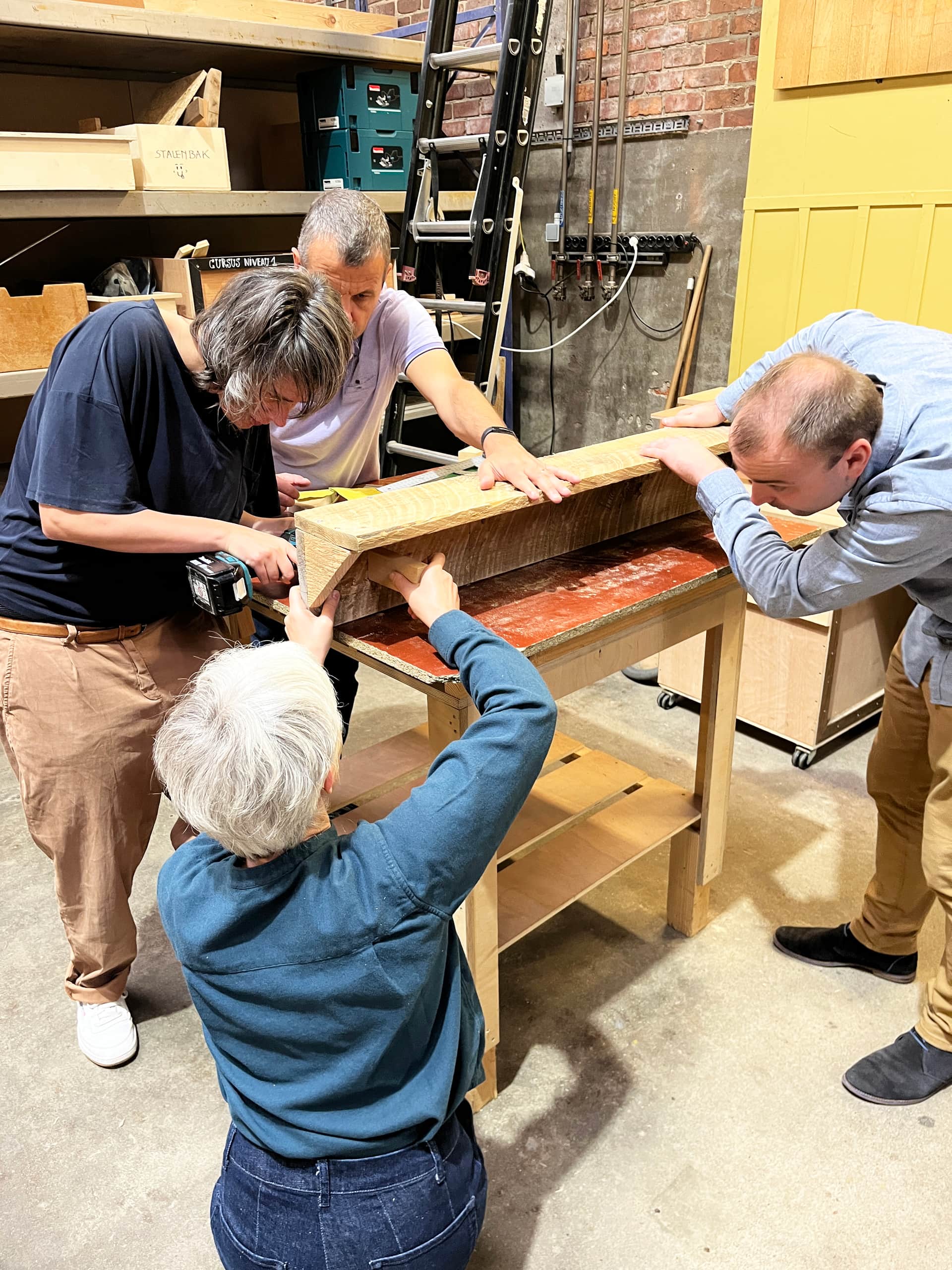 Bouw het zelf: duurzaam kantoormeubilair header image