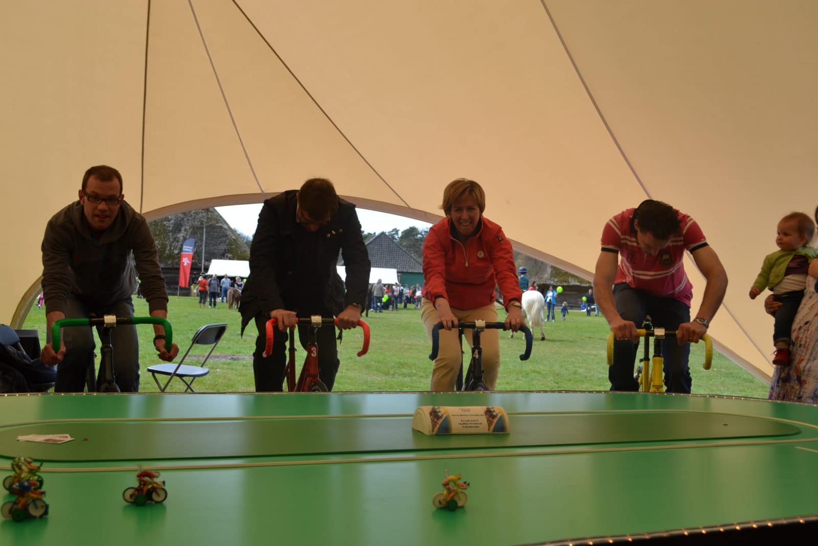 https://funkey.be/wp-content/uploads/2019/06/piste-tent.jpg