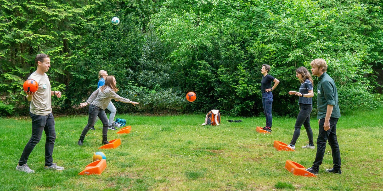 https://funkey.be/wp-content/uploads/2023/03/sport-spelbus-teamactiviteit-1600x800-1.jpg