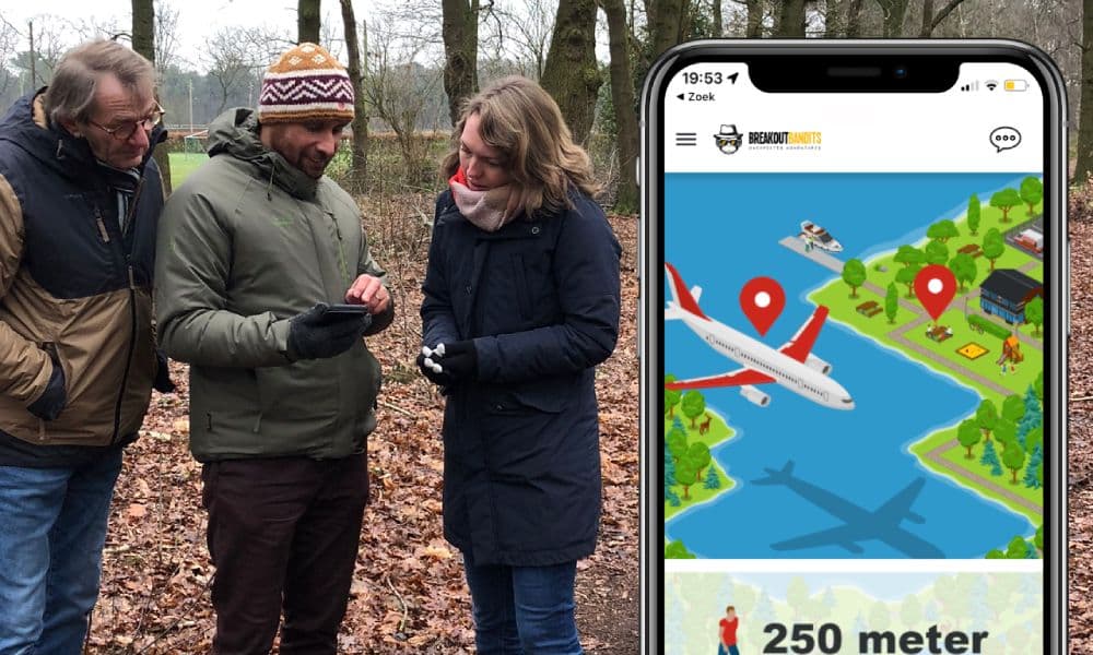 Paparazzi on the run - Custom-made city game that can be played anywhere