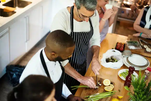 https://funkey.be/wp-content/uploads/2024/01/group-friends-cooking-kitchen_53876-2.webp
