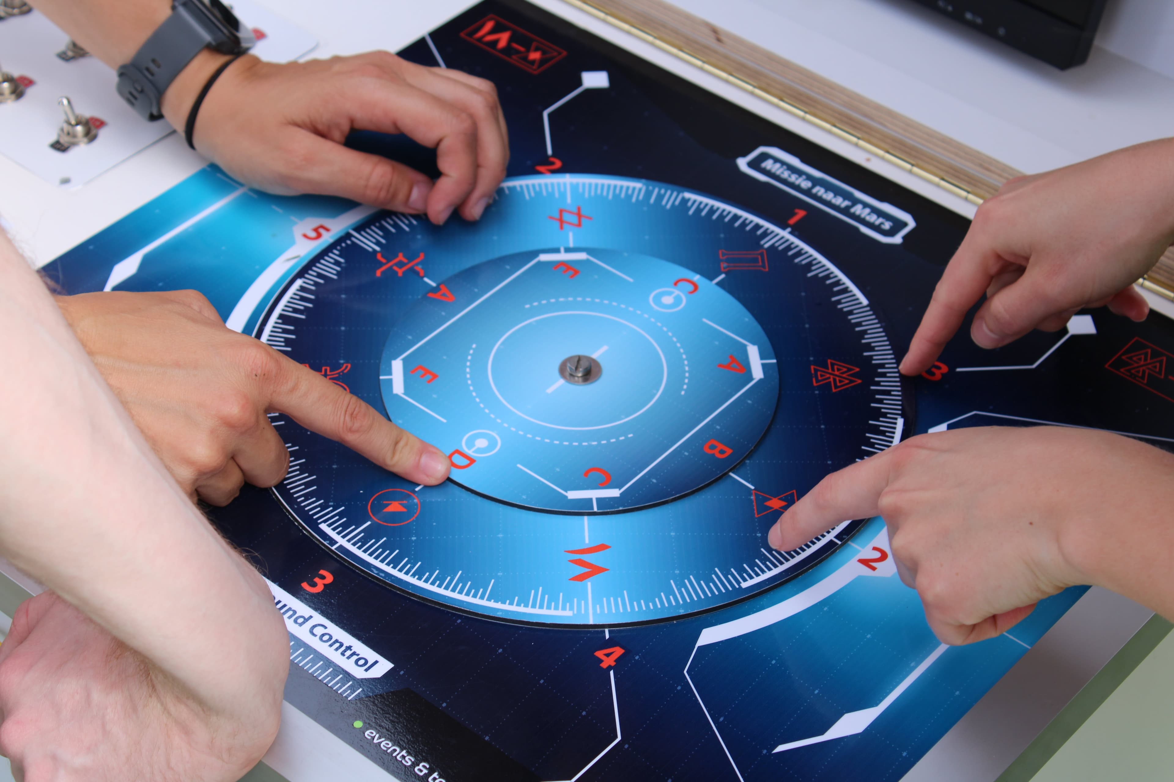 https://funkey.be/wp-content/uploads/2024/07/Missie-Mars-teambuilding-Locatevents-111-min.jpg