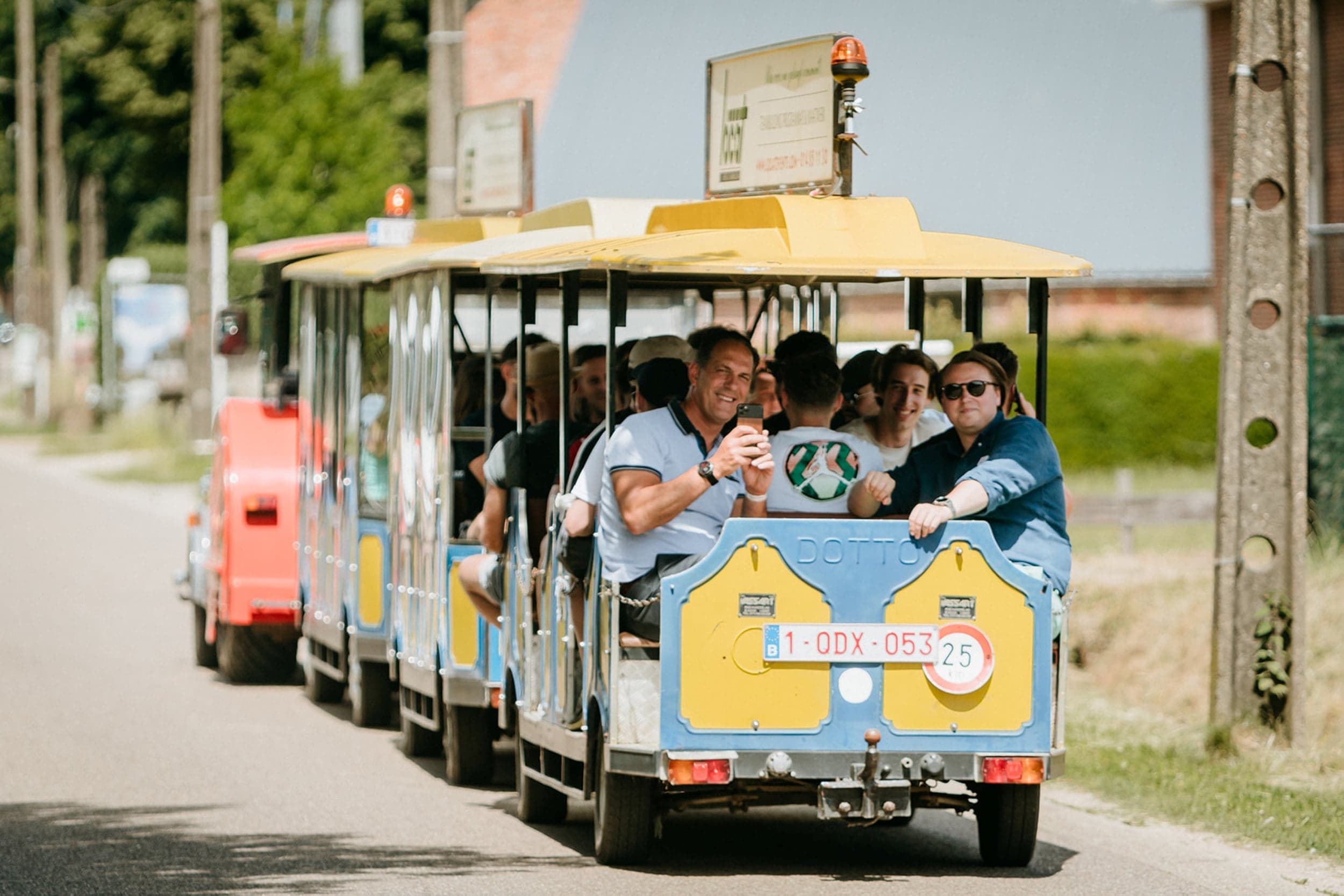 https://funkey.be/wp-content/uploads/2024/07/toeristisch-treintje-locat-events-teambuilding-8-k.jpg