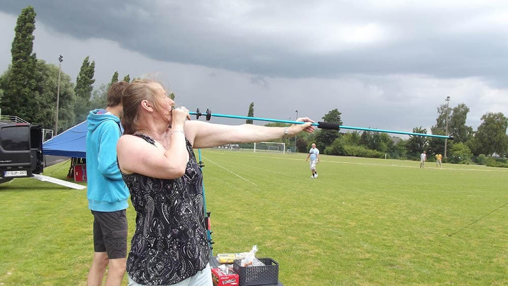 Blowgun shooting