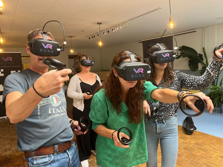 VR Multiplayer - Header